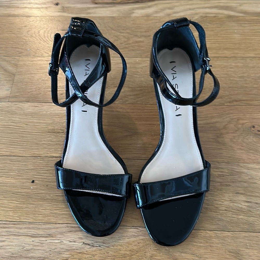 Via Spiga Leesa Black Patent Heels